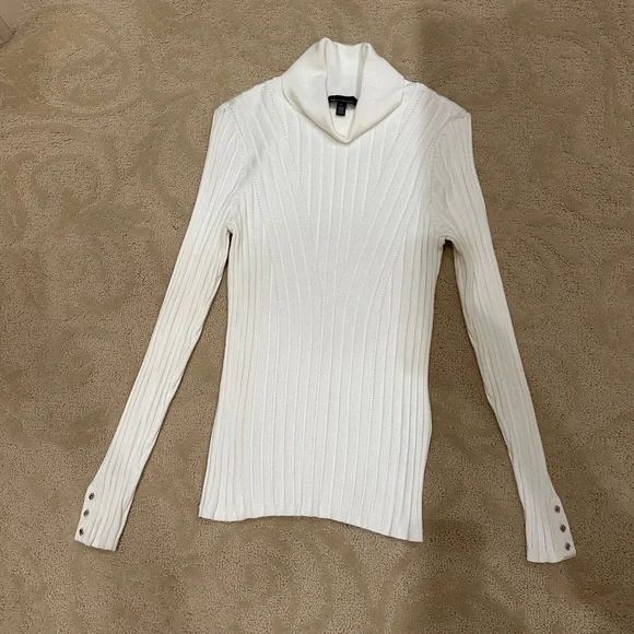 White House Black Market womens sweater - Picture 2 of 3